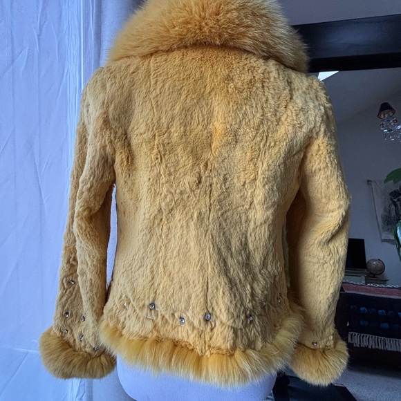 Vintage Yellow Lamb Fur Jacket โจ - Picture 9 of 9